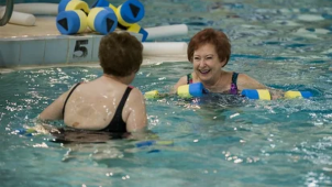 la piscina è consigliato a tutti e sempre